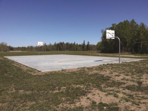 OUTDOOR BASKETBALL COURT